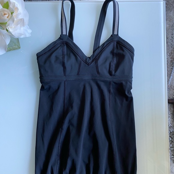 Lululemon ‘Light Up’ Black Tank - Picture 2 of 9